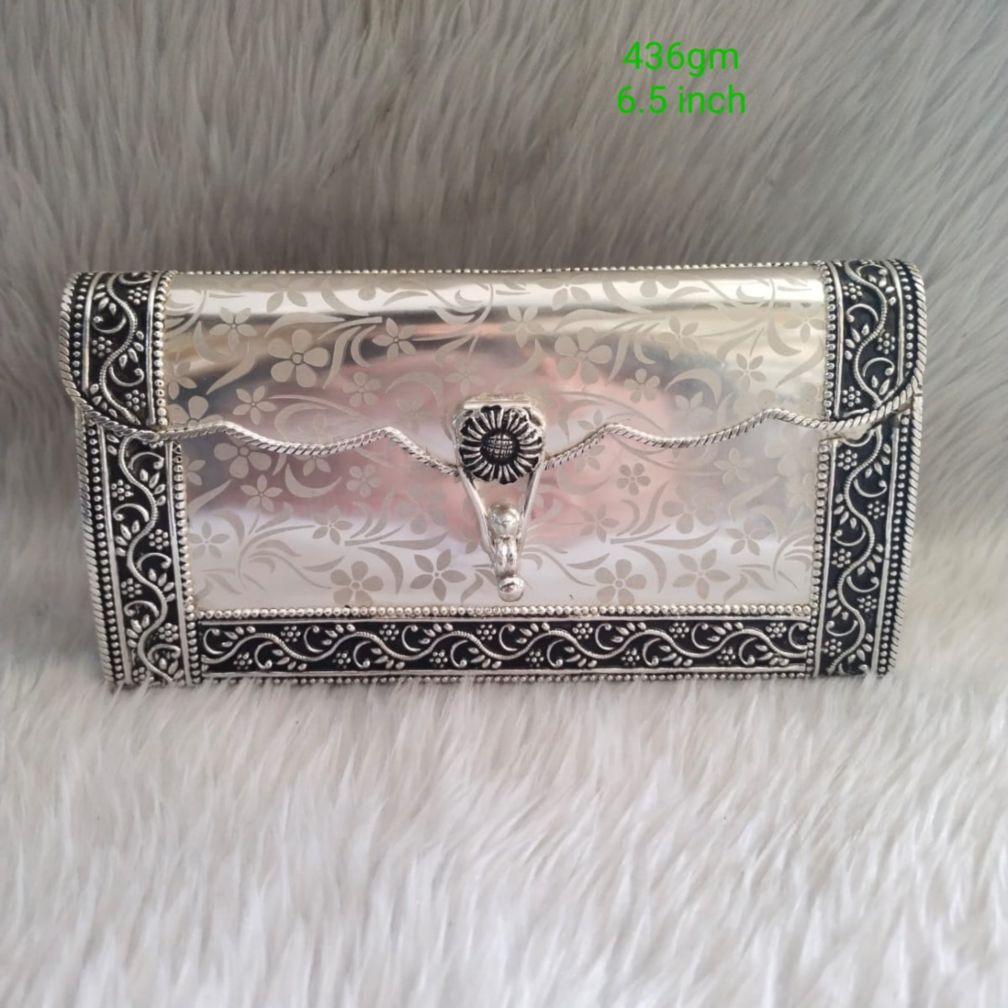Antique Silver Purse – Plain Floral Clasp, No Loop Handle