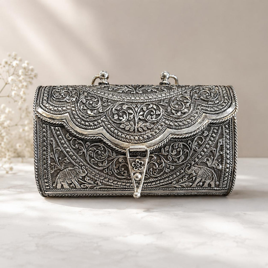 Antique Silver Purse – Scrolling Floral Vine with Twin Elephant Medallions