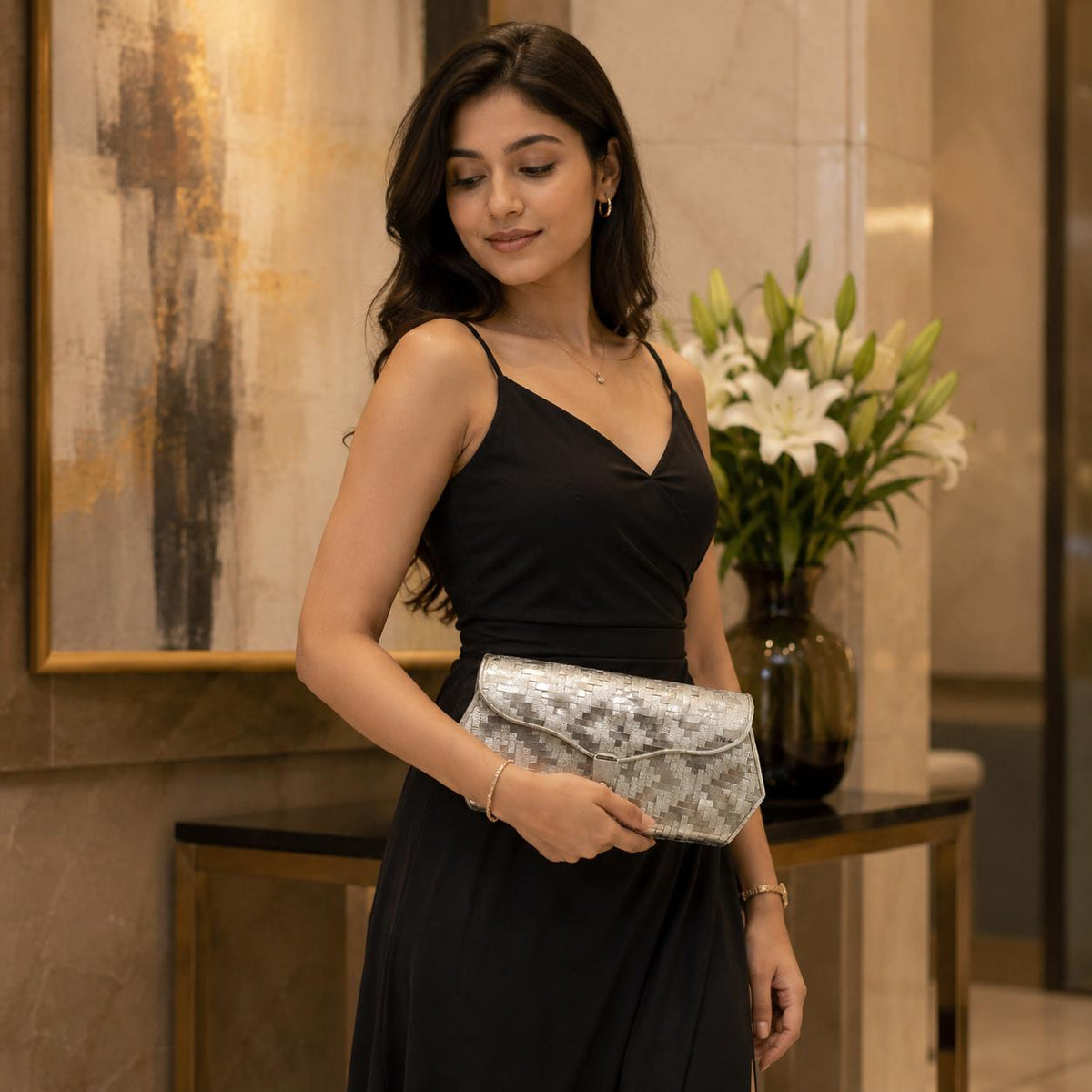 Contemporary Silver Purse – Basket-Weave Texture with Hexagonal Tapered Ends
