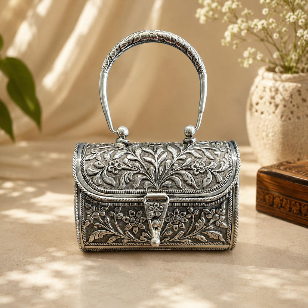 Antique Silver Purse – Floral Vine with Flower Medallions & Engraved Arch Handle