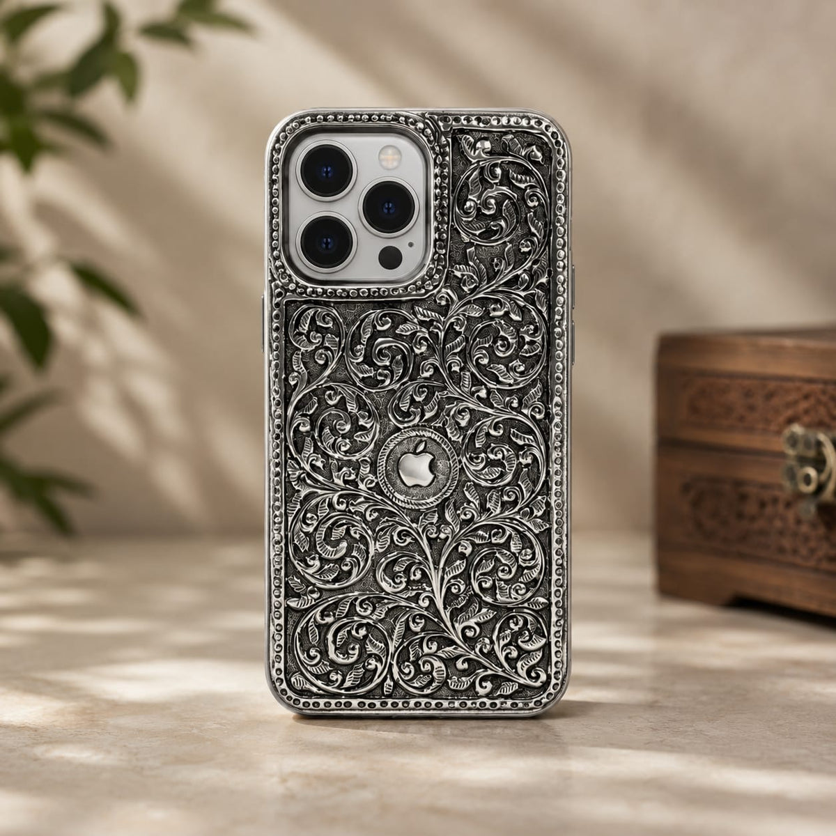 iPhone Pro Max Cover – Dense Scrollvine Pattern with Beaded Border II